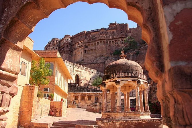 3 Days Guided Jodhpur & Udaipur Tour From Jaipur With Hotels - From Jaipur to the highlights: transport that keeps you sane
