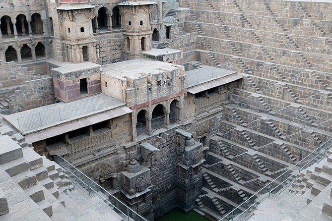 7 Days Private Luxury Heritage Rajasthan Tour from Jaipur - Day 4 Udaipur by Lake Pichola: palaces, temple steps, and one skippable museum