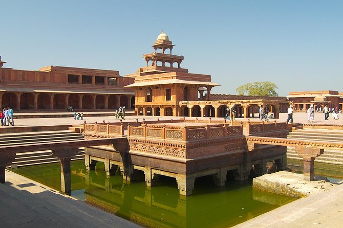 Affordable transfer from Jaipur to Agra via Fatehpur Sikri - The Road Time: Why 8 to 9 Hours Still Needs Planning