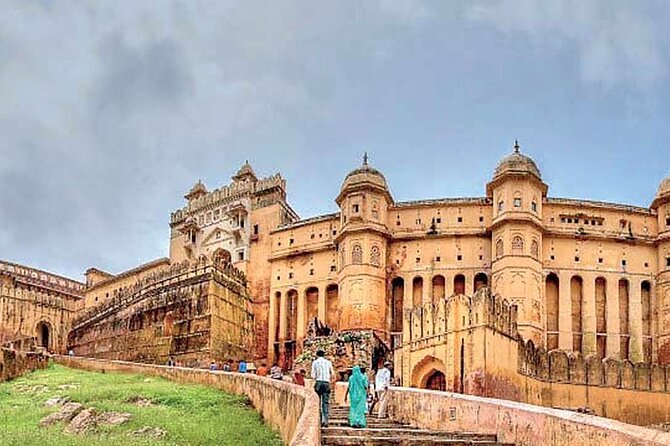 Best of Jaipur 1, 2-Day Private Full-Day Delhi Sightseeing - The value of a private guide in a city of big-ticket landmarks