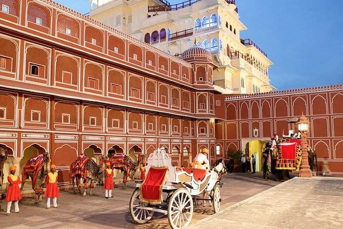 Enchanting Jaipur: Private Evening Tour of the Pink City - Rajasthan Vidhan Sabha from the roadside view