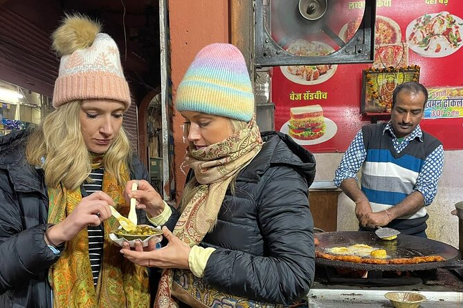 Feast on the Streets: Best Jaipur Food Tour - Stop 1: Hawa Mahal and the Wind-Palace Backdrop