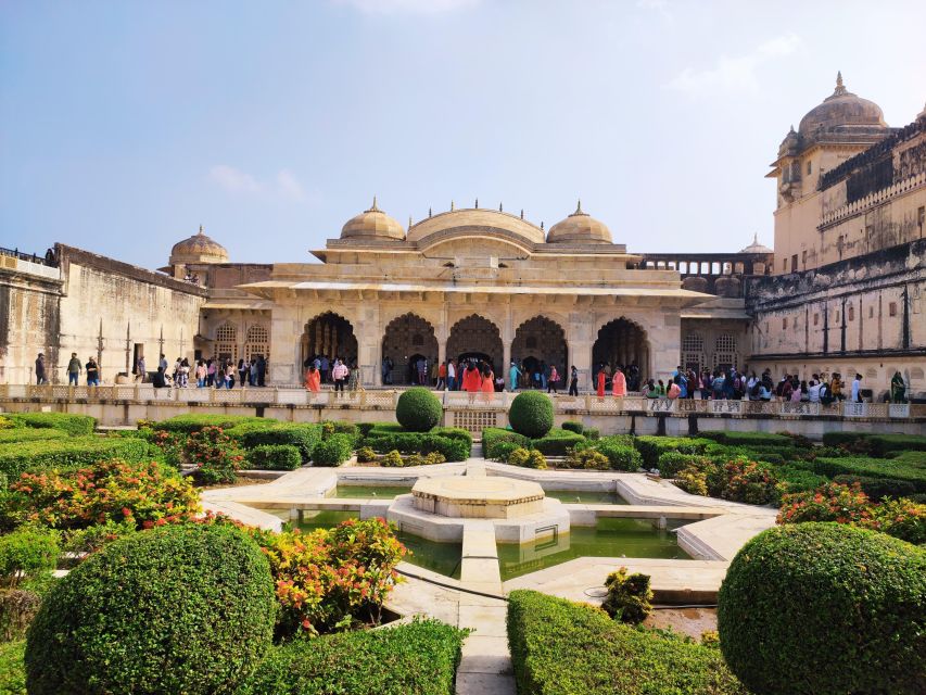 From Delhi: Private Jaipur & Amber Fort Guided Tour by Car - Amber Fort: Hindu and Rajputana Architecture on a Hill