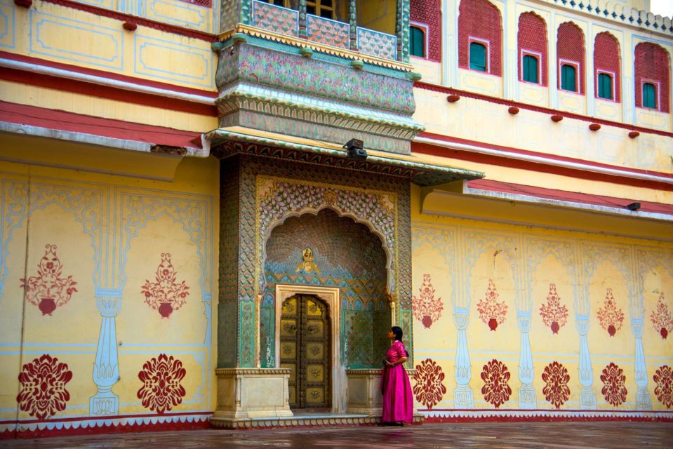 From Delhi: Private Jaipur & Amber Fort Guided Tour by Car - Jal Mahal From the Outside: Photos Without Palace Entry