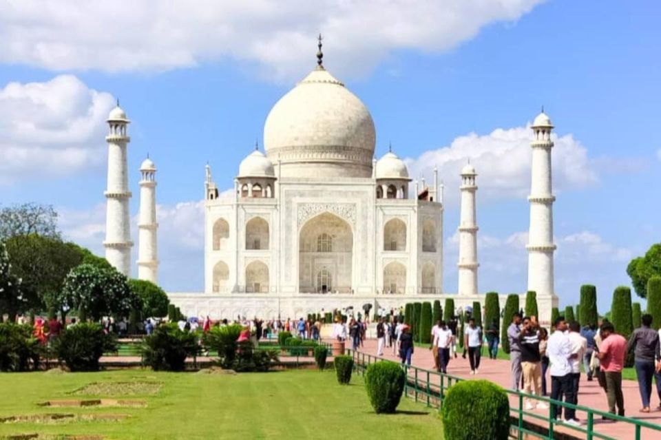 From Jaipur: Taj Mahal, Agra Fort, Baby Taj Day Trip by Car - The shopping time: when it can help, when it can annoy