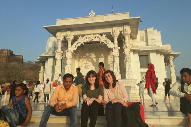 Full-Day Jaipur City Sightseeing Private Tour - Stop-by-Stop: Amer, Stepwell, Water Palace, and the Big Three Sights