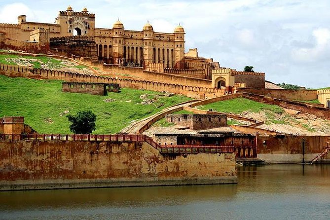 Full-Day Jaipur City Tour with Amber Fort and City Palace - Jal Mahal Photo Stop: Floating Looks Depend on the Season