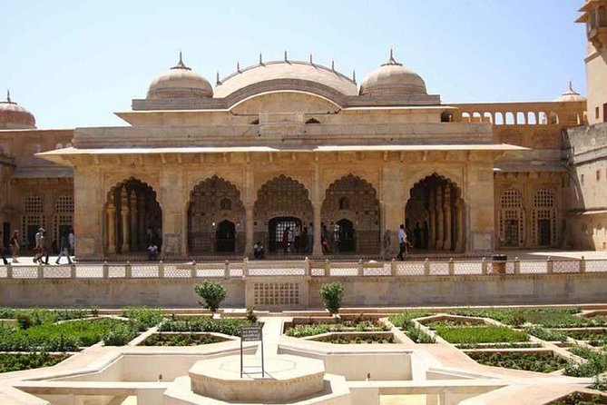 Full-Day Jaipur City Tour with Amber Fort and City Palace - Gem Palace Shopping: A Focused Browse Without Getting Lost