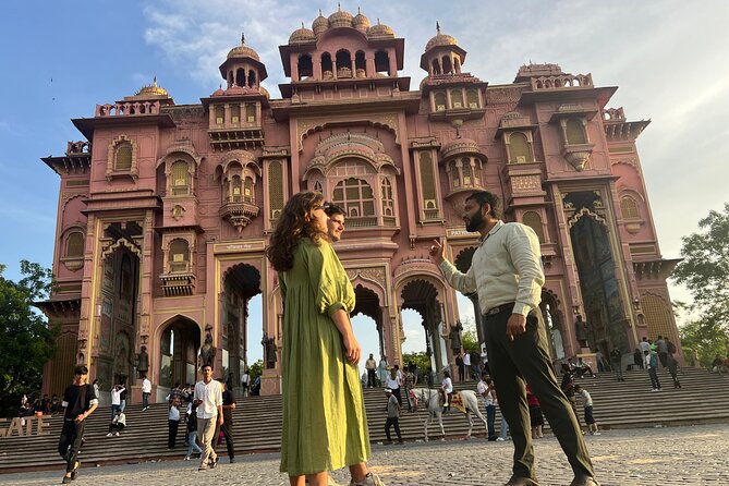 Full-Day Jaipur City Tour with Guide - Albert Hall Museum photo moment and the market time
