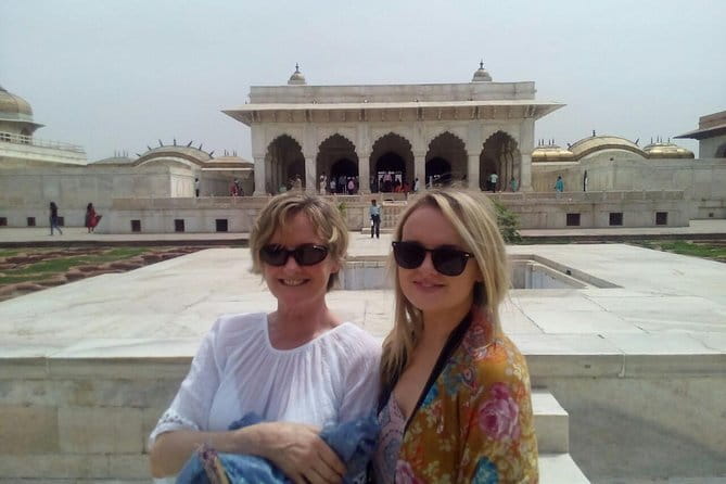 Full day Jaipur sightseeing tour by tuk tuk. - Shopping and lunch time that won’t wreck the day