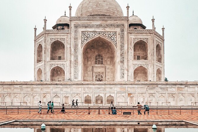 Full Day Old City Private Tour with Local Market visit in Jaipur - City Palace: royal power meeting present-day city life