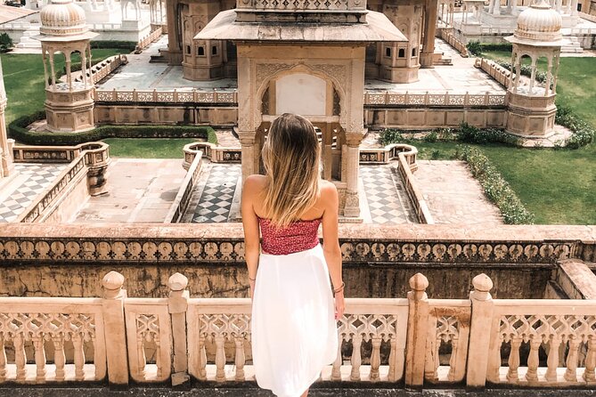 Half-Day Jaipur Sightseeing Tour with Guide Option - Stop 3: City Palace courtyards, Mughal-Rajput blending, and real royal presence