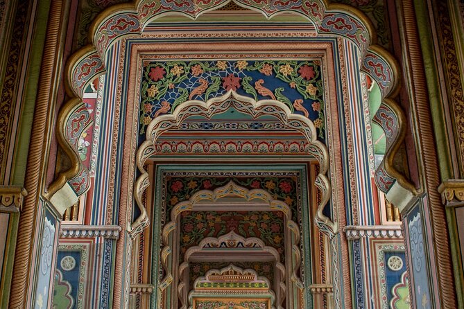 Half-Day the Hidden Secrets of Jaipur City Private Guided Tour - Hawa Mahal: getting the best photo angle without overpaying
