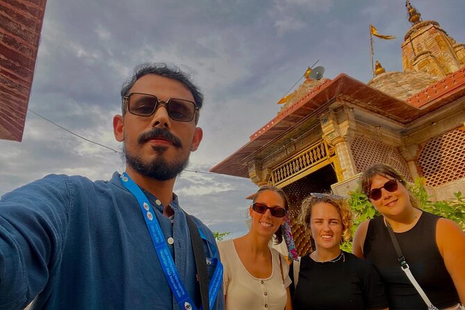 Heritage Culture and History Walking Tour in Jaipur - Mandir Shri Ram Chandra Ji: Lord Rama and Intricate Spiritual Focus