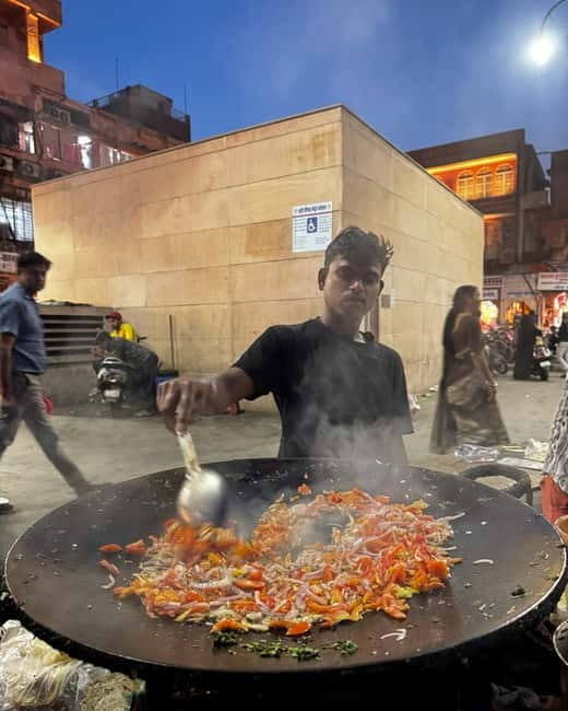 Heritage Walk & Street Food Tasting in Jaipur - Thatheras, temple time, and the community well