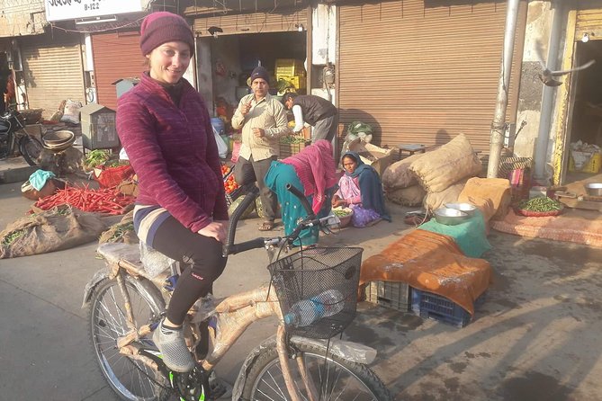 I Bike Inside Jaipur - Albert Hall Museum: a quick British colonization story in context
