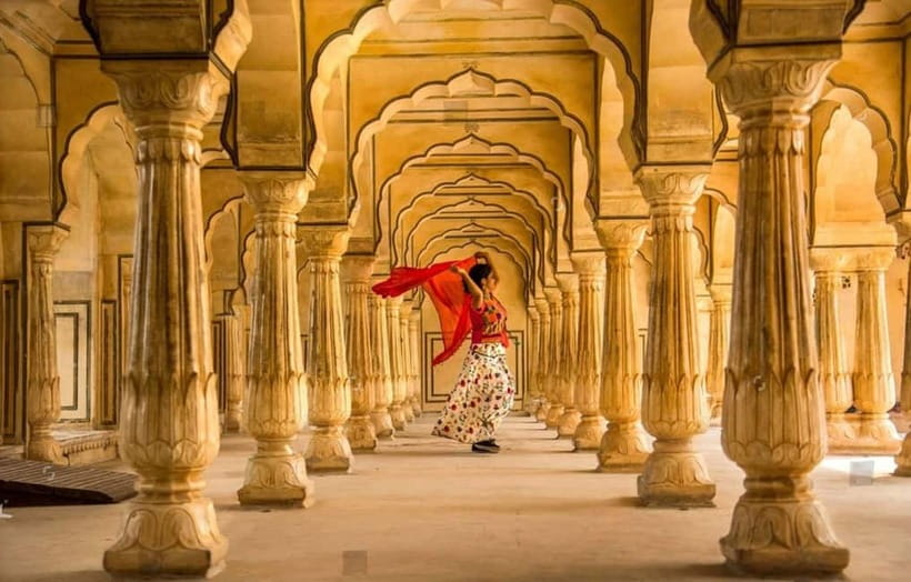 Jaipur: 2-Day City Sightseeing Tour with Cab & Guide - Day 1 Lunch and Afternoon Stops: Albert Hall, Birla Mandir, Patrika Gate