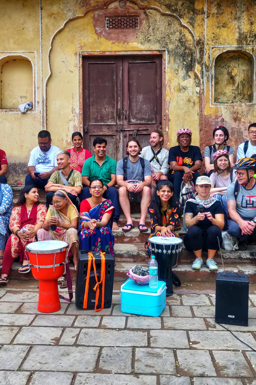 Jaipur: 3-Hour Morning Bike Tour of Jaipur Old City - Street-food tastings: how the tour keeps breakfast from becoming boring