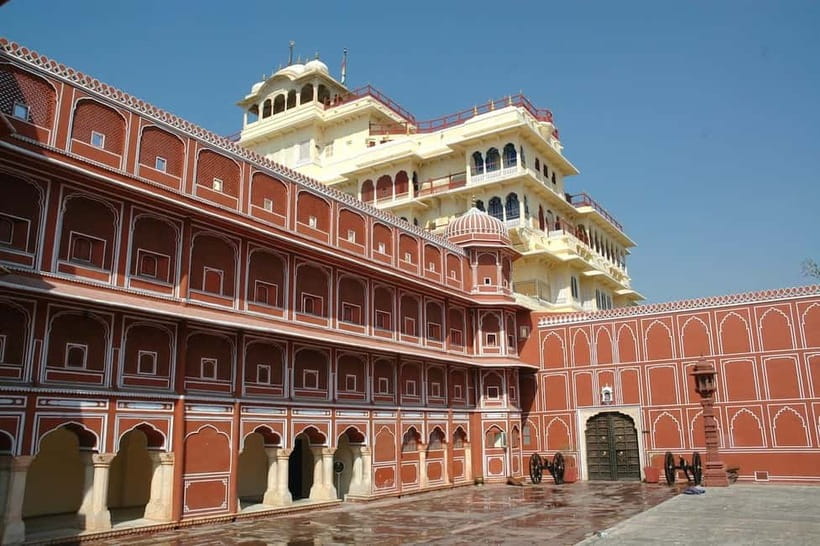 Jaipur: City Palace Museum - Direct Official Ticket - Painting & Photography Gallery: maps and historic photographs