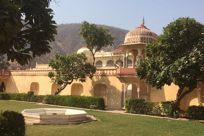 Jaipur City Tour by Private Car With English Speaking Driver - Optional Guide: When a Second Brain Helps