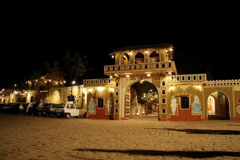 Jaipur: Cultural Evening Tour & Dinner at Chokhi Dhani - Drivers and comfort: why punctual pickup changes everything
