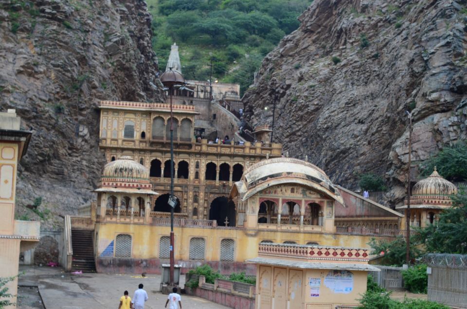 Jaipur : Cultural & History Tour With Private Guide - Jantar Mantar: Ancient Astronomy That Still Feels Practical
