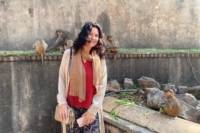 Jaipur cultural tour with artisan craft experience - Craft stop 1: Indian clay pottery and your take-home diya or pot