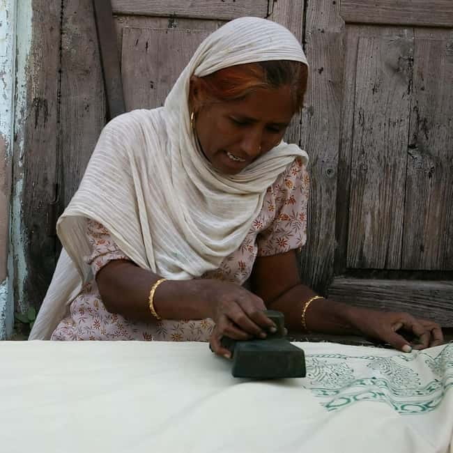 Jaipur: Cultural Tour with Artisan Craft Experiences - Henna: Fast, Detailed, and Actually Pretty Fun