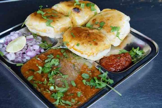 Jaipur Evening Food & market Tour: Savor the Test of the Jaipur - Stop 3: Pandit Kulfi near Hawa Mahal for creamy cool-down