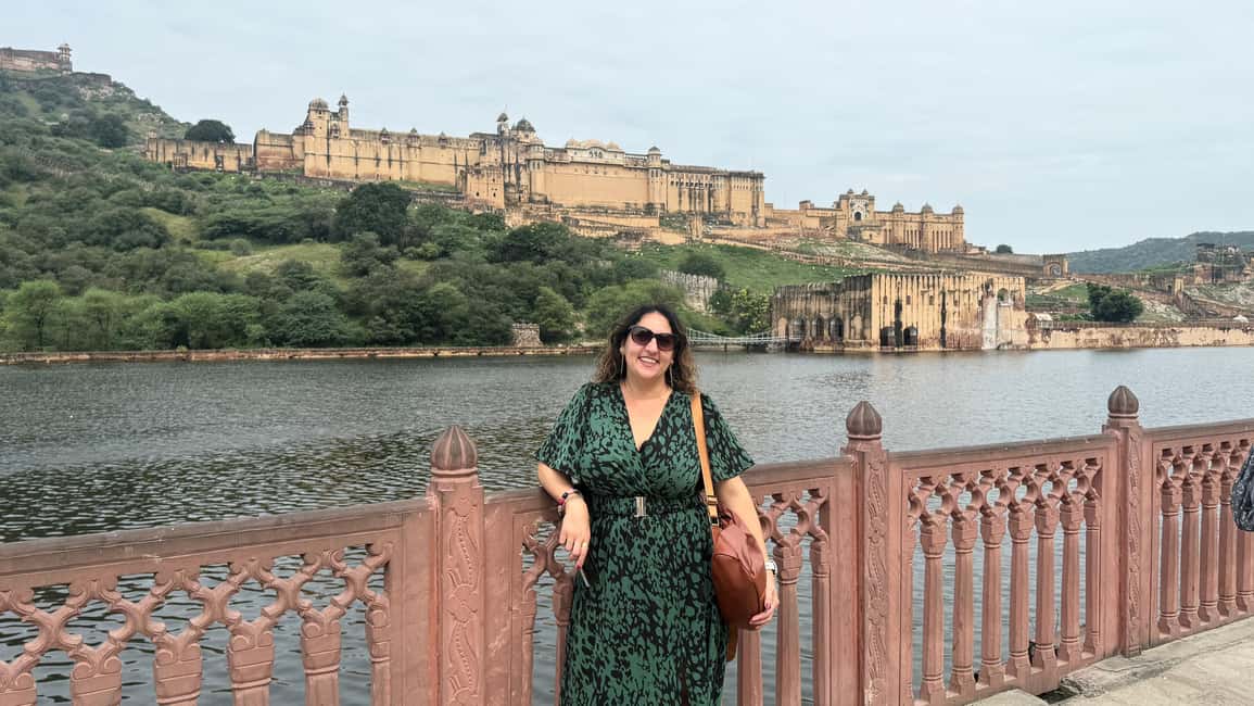 Jaipur: Full Day City Highlights Tour with Tour Guide - Hawa Mahal photo stop: the facade with 953 windows