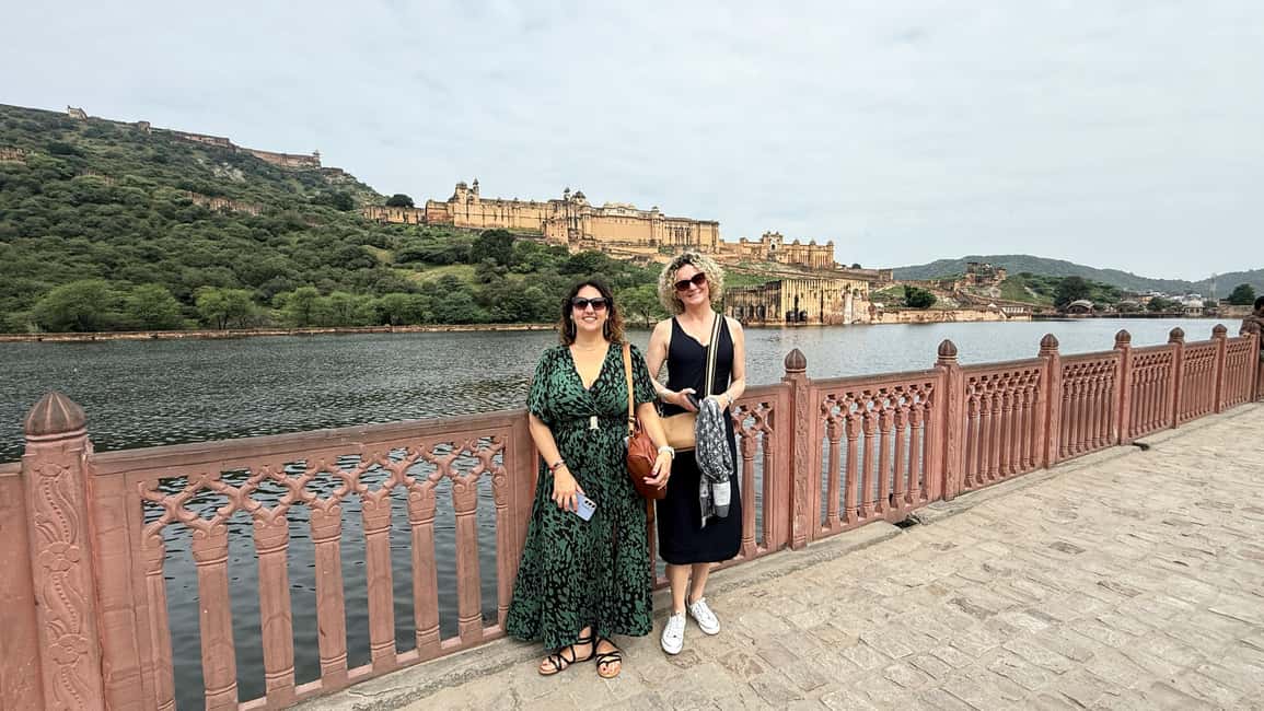 Jaipur: Full Day City Highlights Tour with Tour Guide - City Palace and Chandra Mahal: royal residence, museums, and galleries