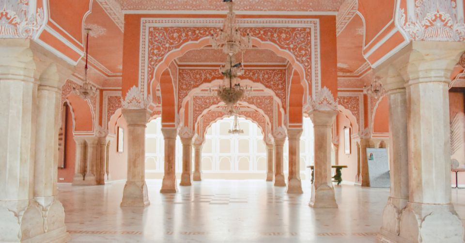 Jaipur: Full-Day Private City Tour by Car with Guide - Hawa Mahal: 953 windows and the real photo angle
