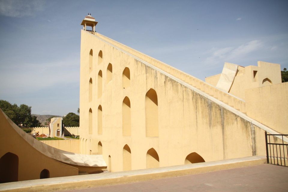 Jaipur: Full-Day Private Sightseeing Tour by Tuk Tuk - City Palace: Art, Artifacts, and Royal Blends Under One Roof
