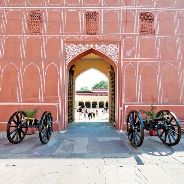 Jaipur: Half-Day Guided Sightseeing Tour with Flower Market - Gaitor Ki Chhatriyan: quiet cremation cenotaphs, not tourist noise