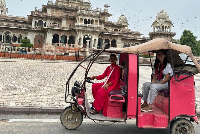 Jaipur Half-Day Heritage Tour by Women-Driven E-Rickshaw - Jal Mahal quick stop: water palace views without the time sink