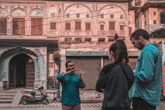 Jaipur Heritage Walking Tour - Tripolia Bazaar and the royal-to-public story at the gate