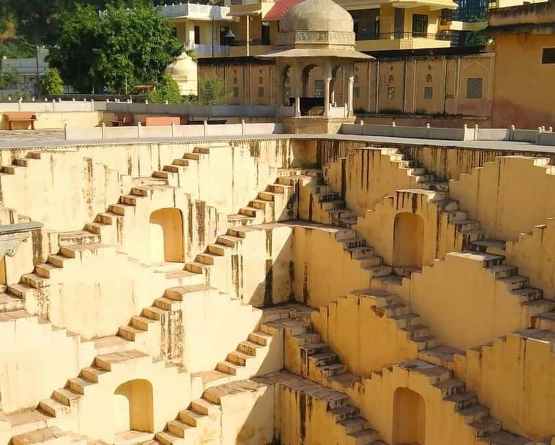 Jaipur: Instagram Tour of The Top Photography Spots - The Middle-Late Day Pivot: Gaitor Ki Chhatriyan, Lunch, and Break Time
