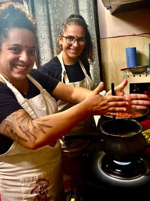 Jaipur: Interactive Cooking Class with a Local Family - Your typical class flow: from spice intro to dinner at the table