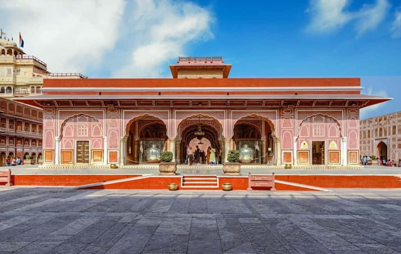 Jaipur: Jaipur & Amber Fort Full or Half-Day Guided Tour - Jal Mahal (Outside View) and Hawa Mahal (Fast Photos, Big Impact)