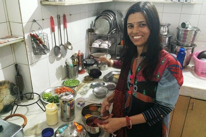 Jaipur Market Tour & Vegetarian Rajasthani Home Cooking Class - Key Highlights You’ll Feel Right Away