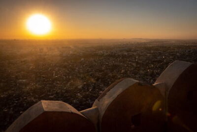 Jaipur Nahargarh Sunset and Night Lights Tour - Hawa Mahal stop: 953 windows, seen the smart way