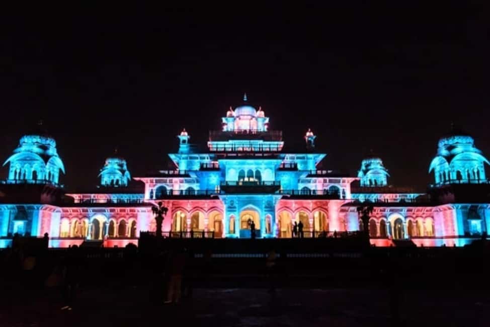 Jaipur Night Wonders: A Guided Night Walking Tour - Tripolia Gate: The Gate Gets a Different Personality After Dark