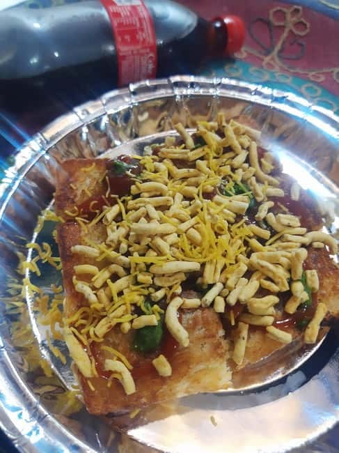 Jaipur : No Diet Club Amazing Street Food Tasting in Jaipur - Savory Stop One: Pyaz Kachori and Samosa