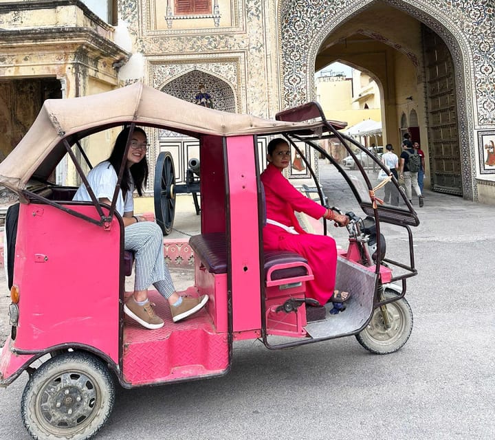 Jaipur Private City Tour with a Women-Driven E-Rickshaw Ride - Amber Fort from the hill: views, architecture, and the walking tradeoff