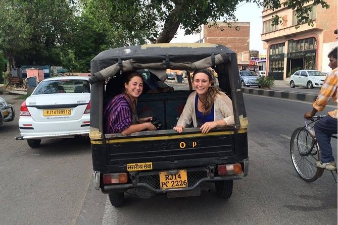 Jaipur: Private Day Trip by Tuk-Tuk & Guide with Pick-Up & Drop - Hawa Mahal (Palace of Wind): red-and-pink views, no inside access