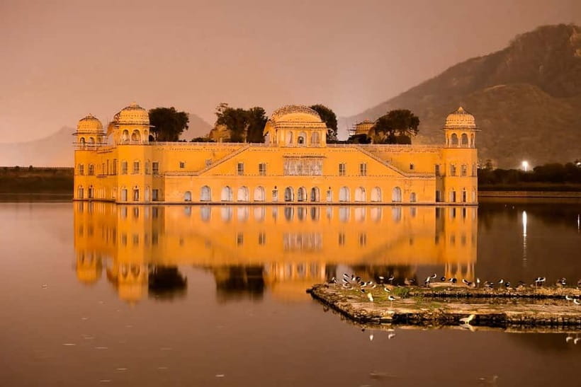 Jaipur: Private Evening Tour with Monkey Temple Sunset - Jal Mahal at dusk: the floating palace photo stop