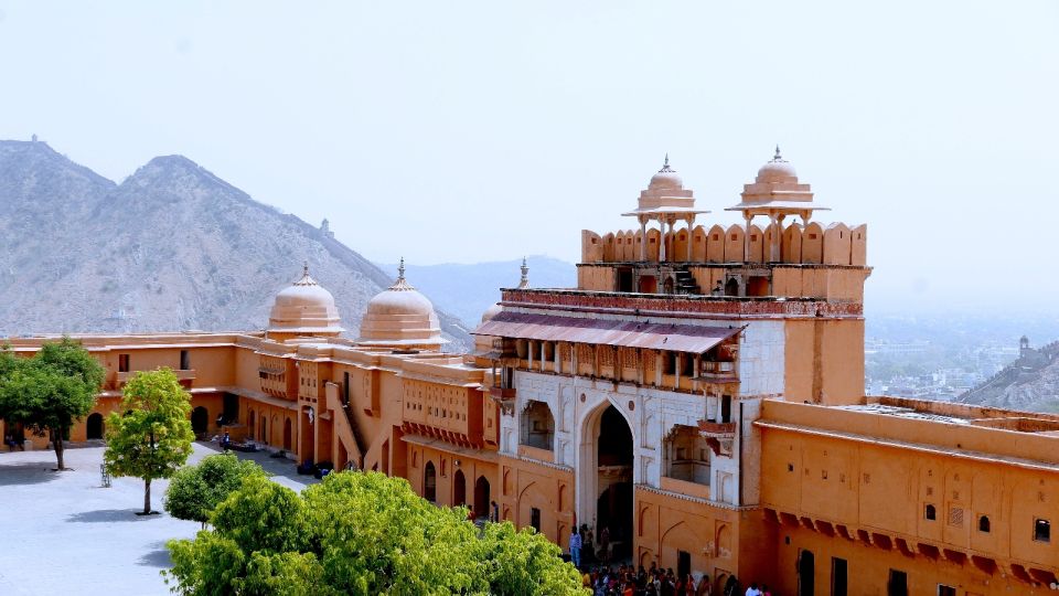 Jaipur: Private Full Day City Sightseeing Tour with Guide - City Palace: art and structure you can read once you know what to look for