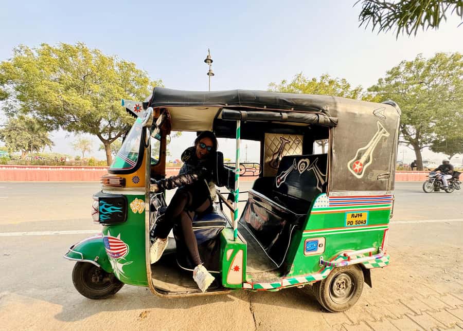 Jaipur: Private Full-Day Sightseeing Tour by Tuk-Tuk - How the tuk-tuk or AC car changes your Jaipur day