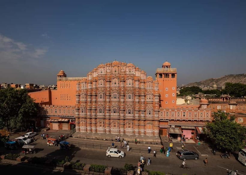 Jaipur: Private Full-Day Tour of the Heritage Pink City - Gaitor Ki Chhatriyan and Panna Meena ka Kund: quiet stops with character
