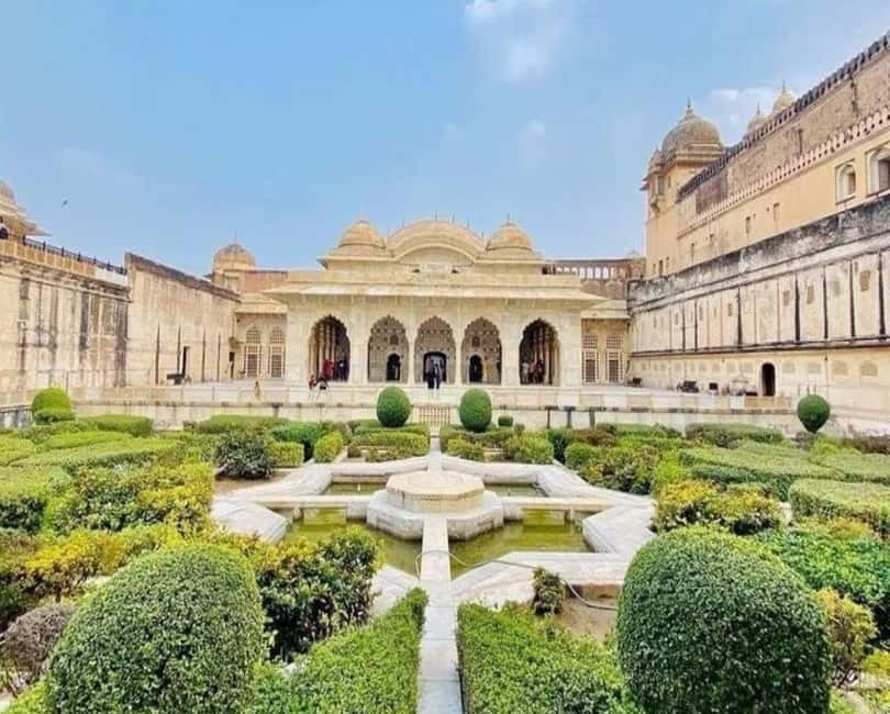 Jaipur: Private Sightseeing Day Tour with Guide by Car - Amber Fort and Palace: Rajput and Mughal in one fortress